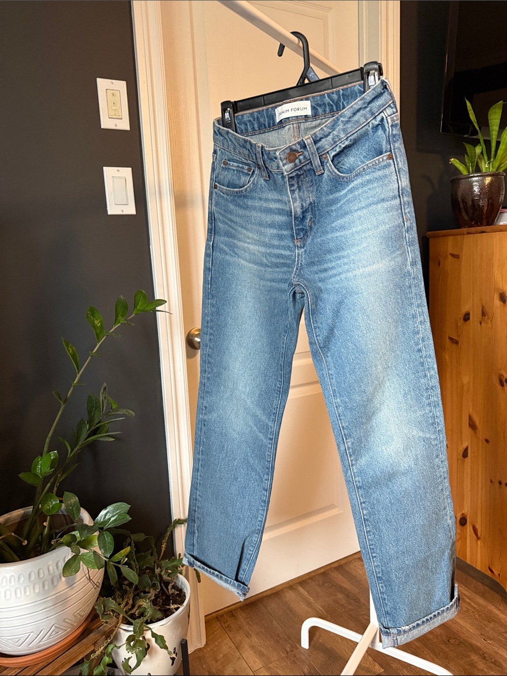Denim Forum Sharon Mid-Rise Straight Jean